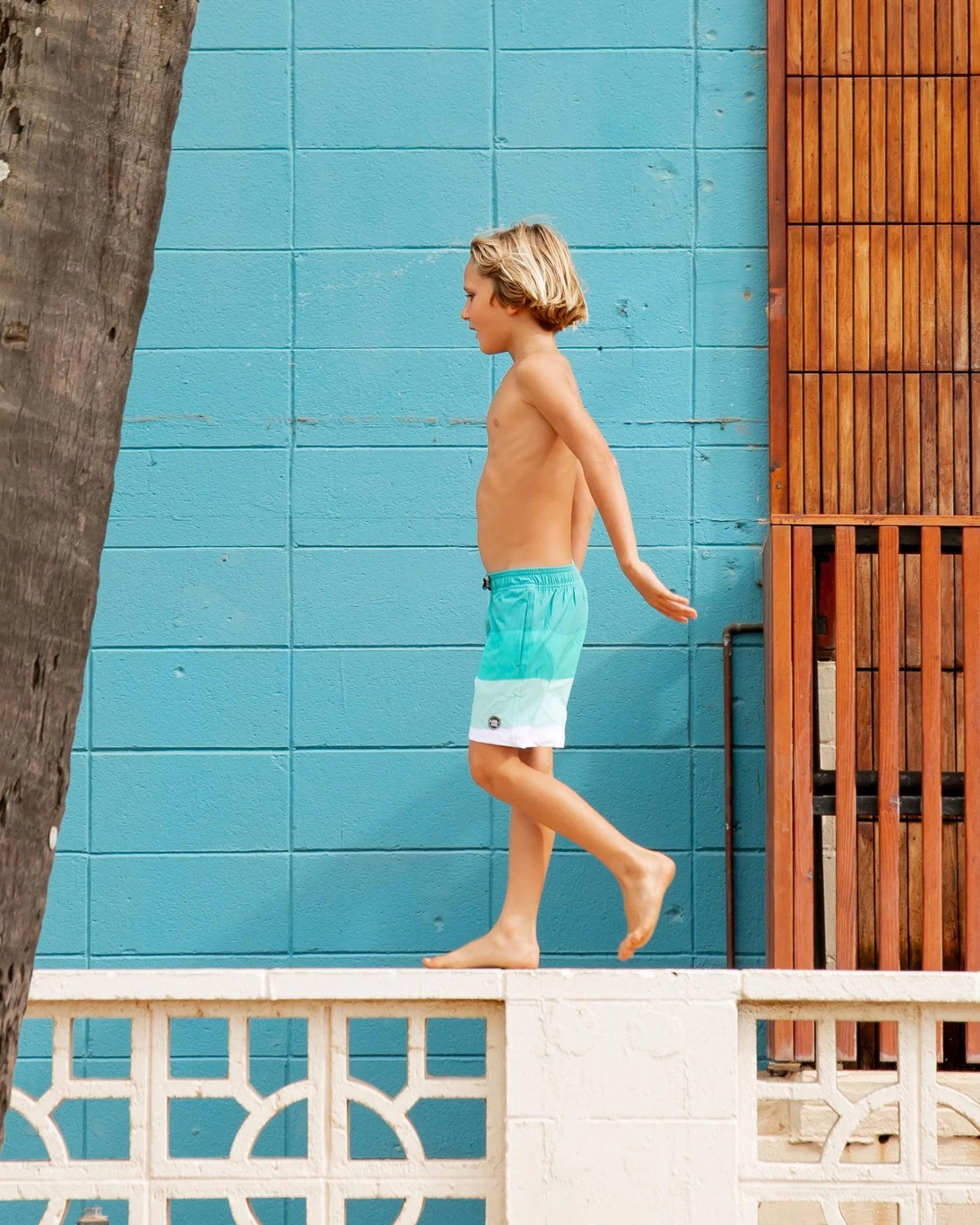 F4A | Wave Stripe Lined Volley Trunk | Lagoon