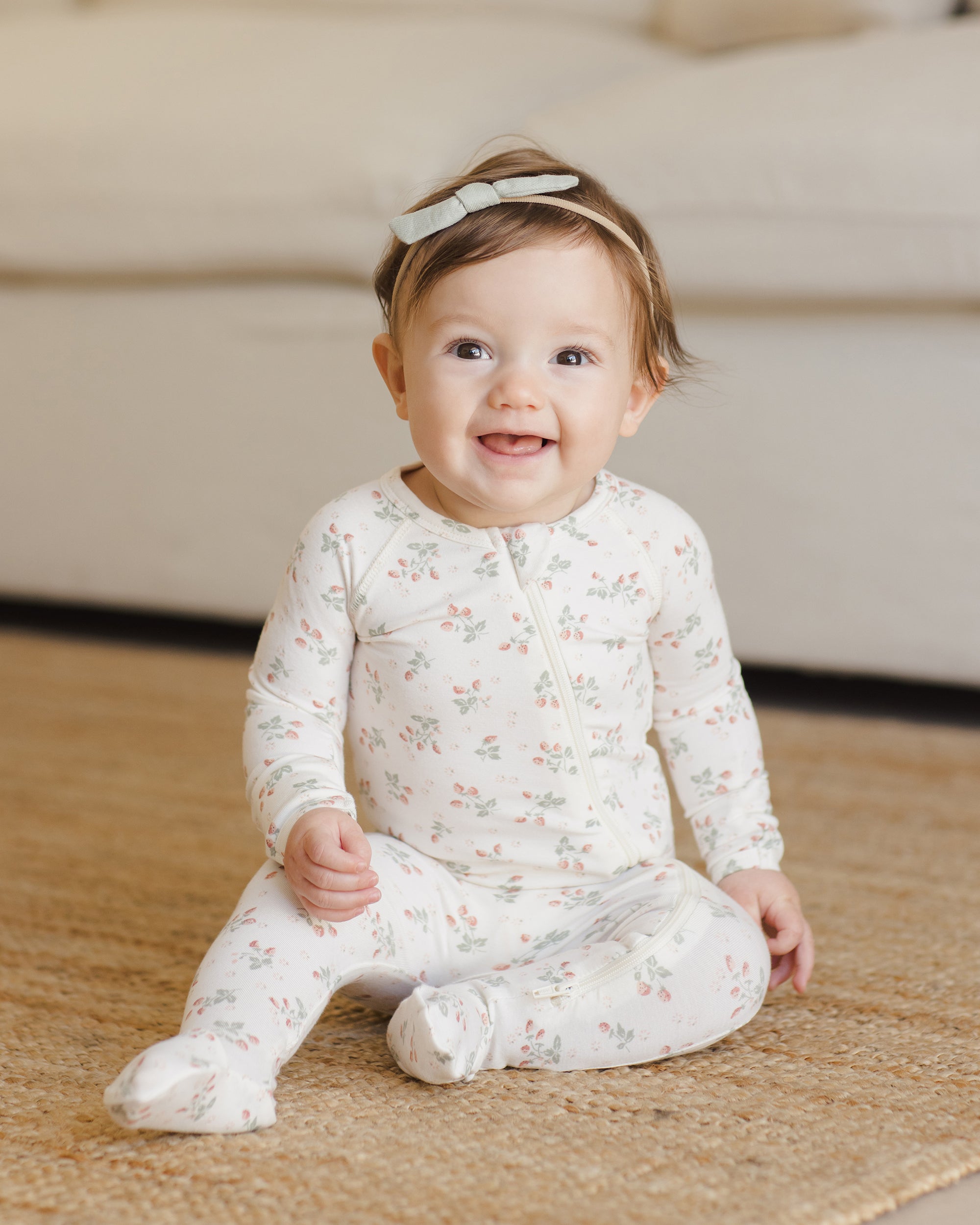 QM | SS25 D2 | Bamboo Zip Footie | Strawberries