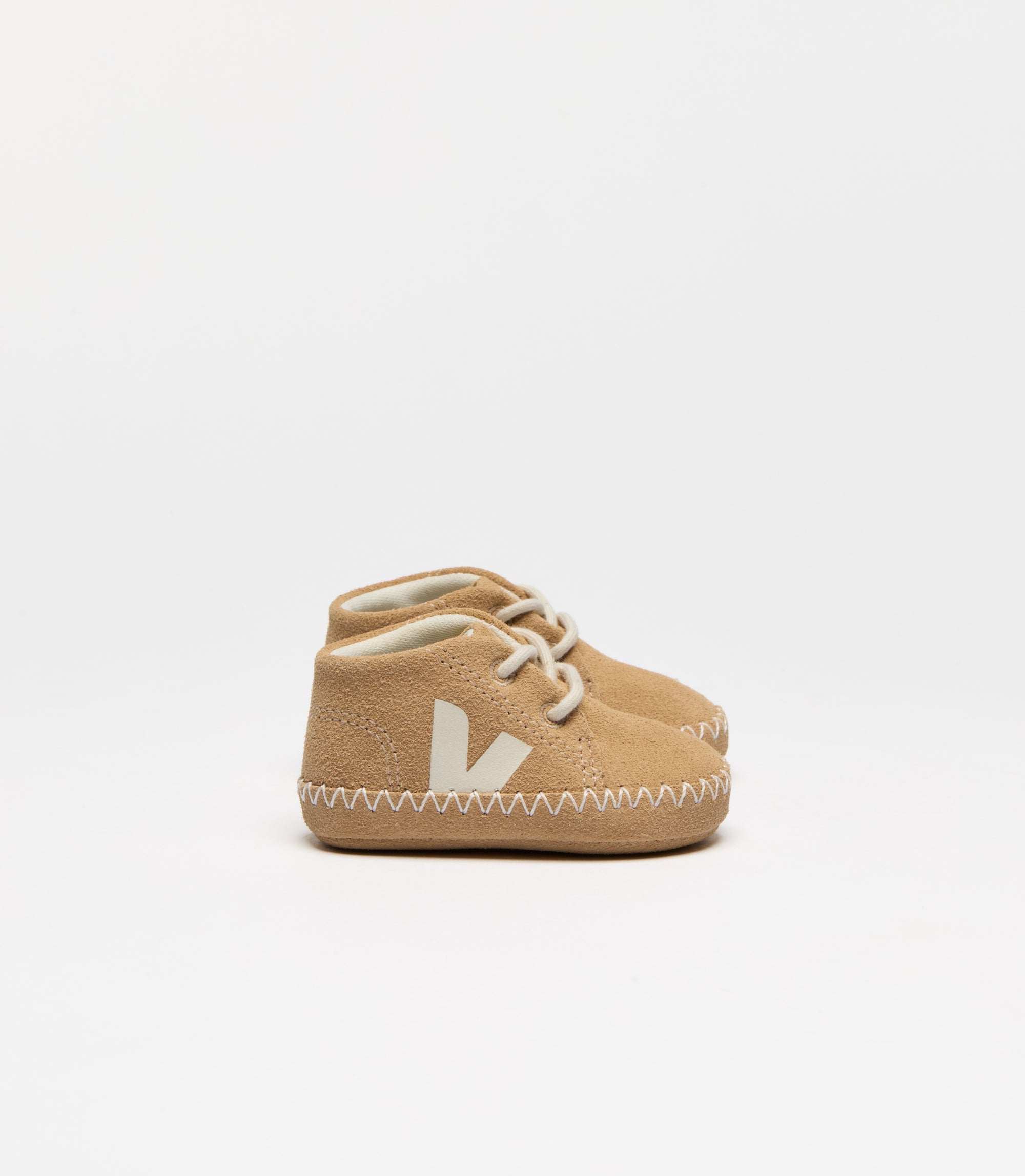 Veja | SS25 | Baby Suede | Desert Pierre