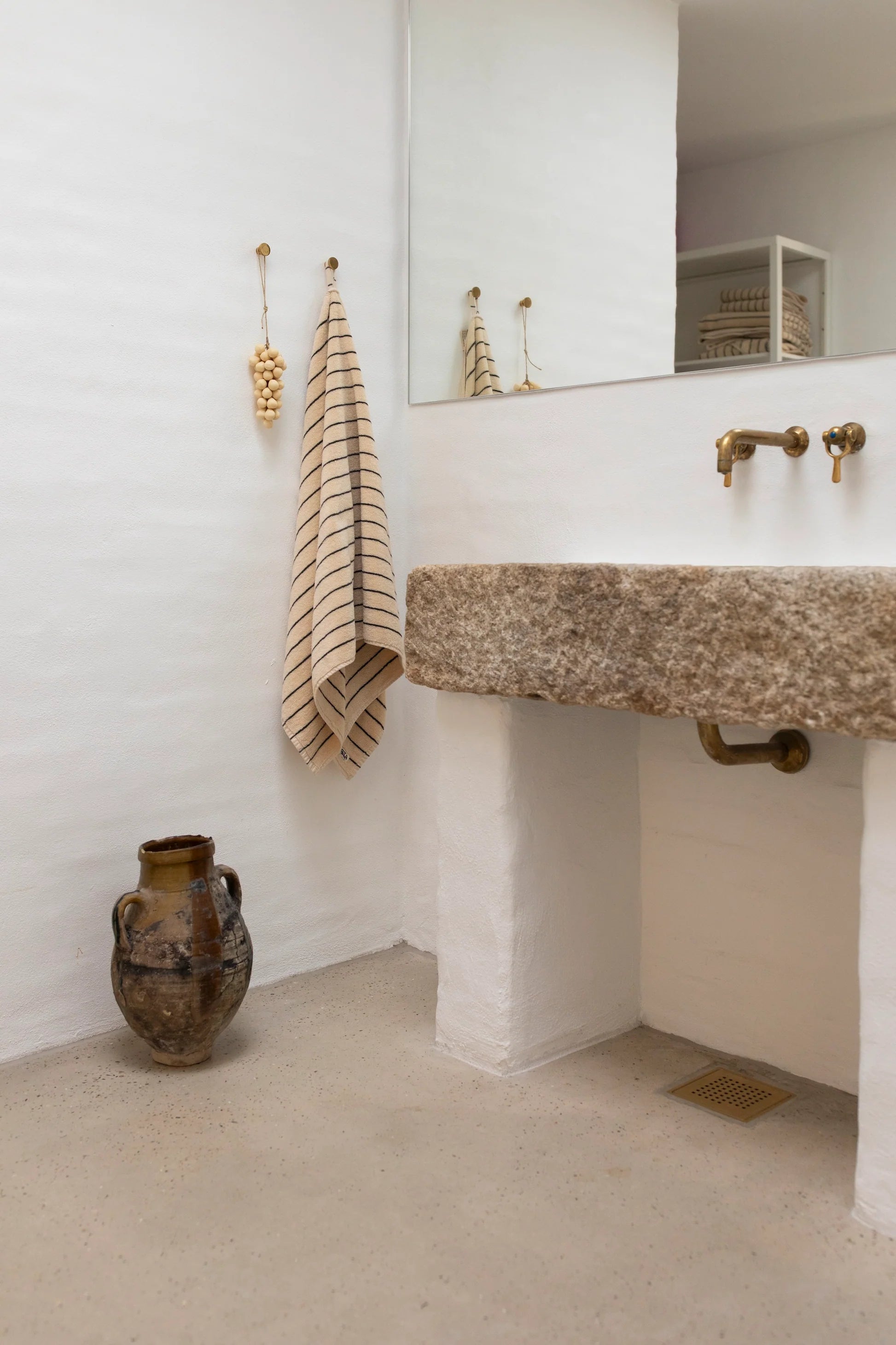 OEKO-TEX® Bath Towel | Creme &amp; Ink Stripe