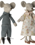 Grandma and Grandpa Mice in Cigarbox