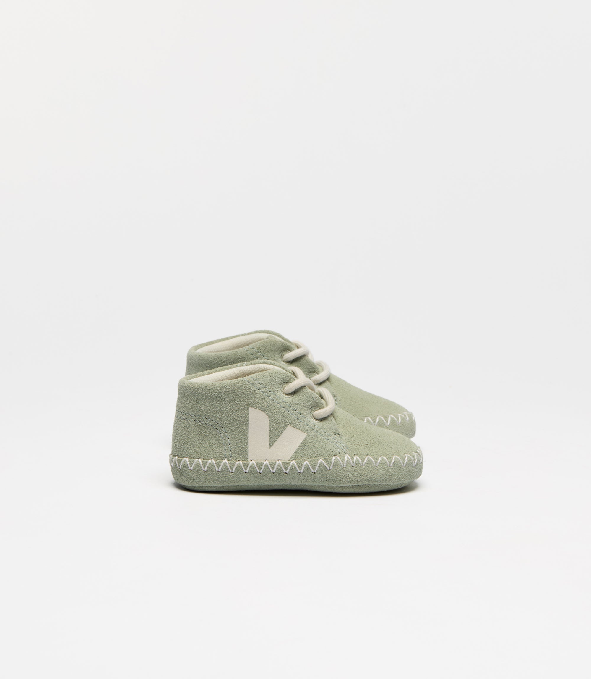 Veja | SS25 | Baby Suede | Clay Pierre 