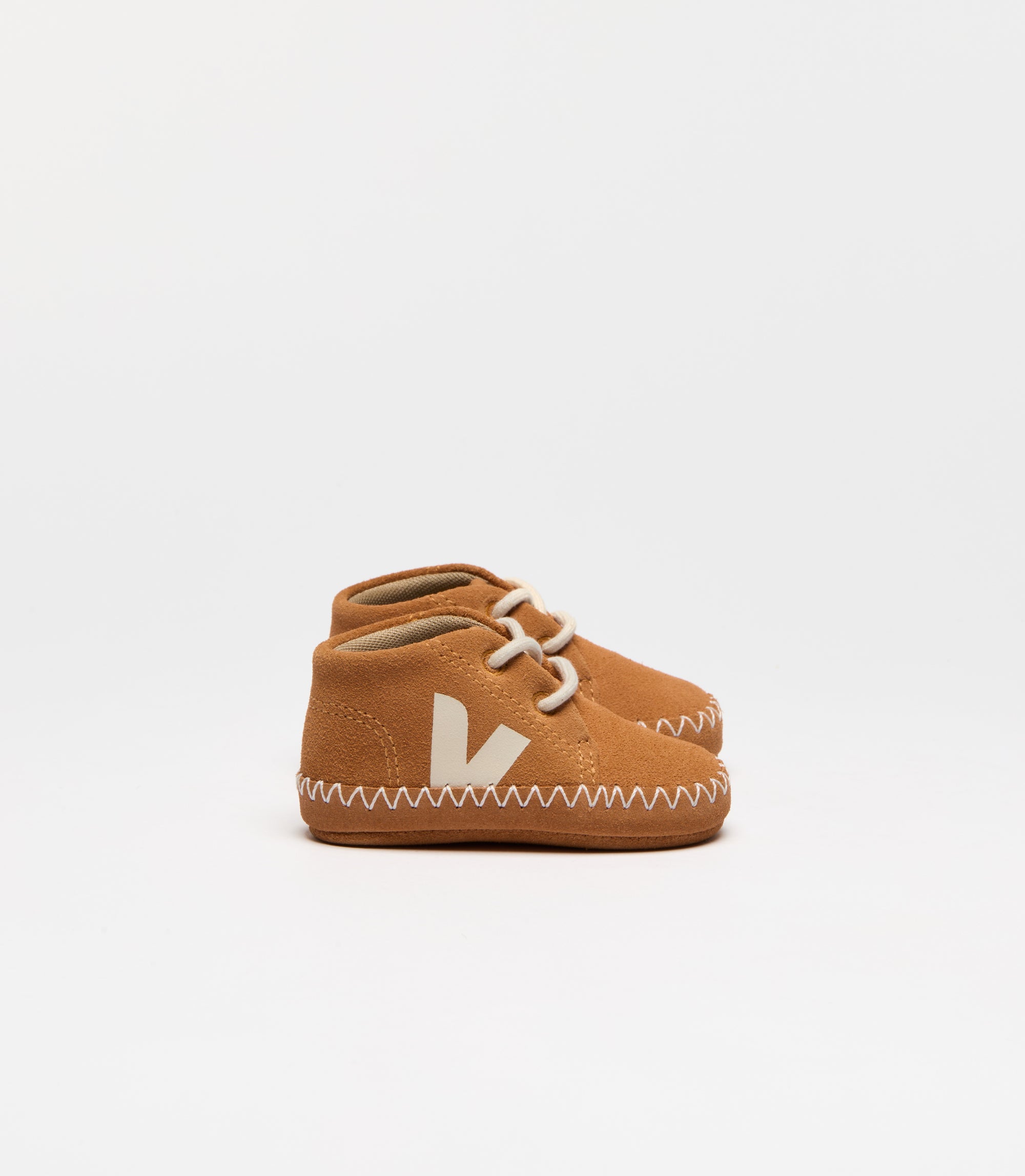 Veja | SS25 | Baby Suede | Umber Pierre 