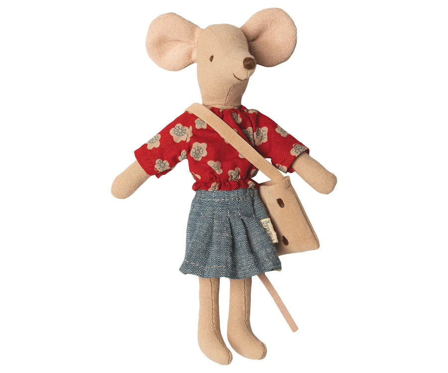 Clothes for Mom Mouse
