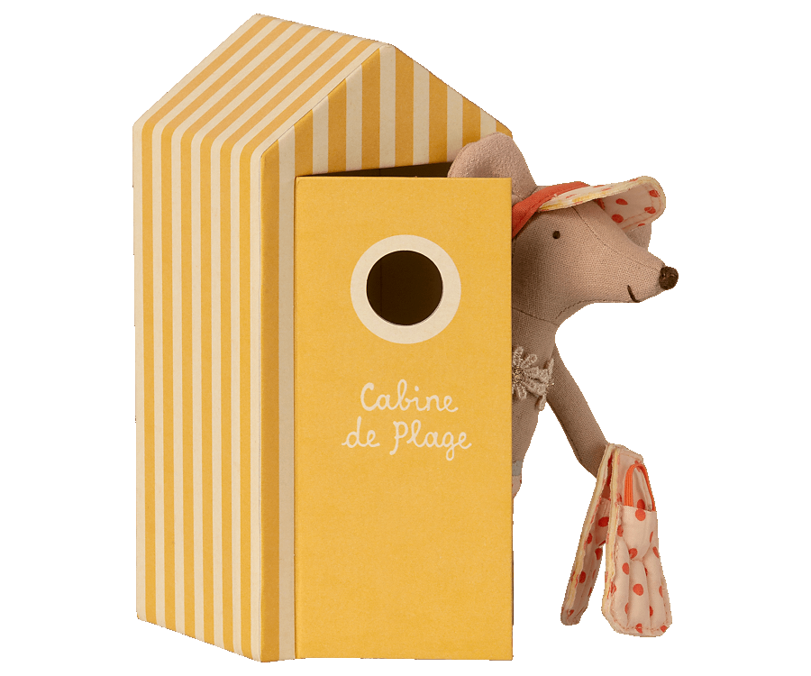 Beach Mice, Big Sister in Cabin de Plage